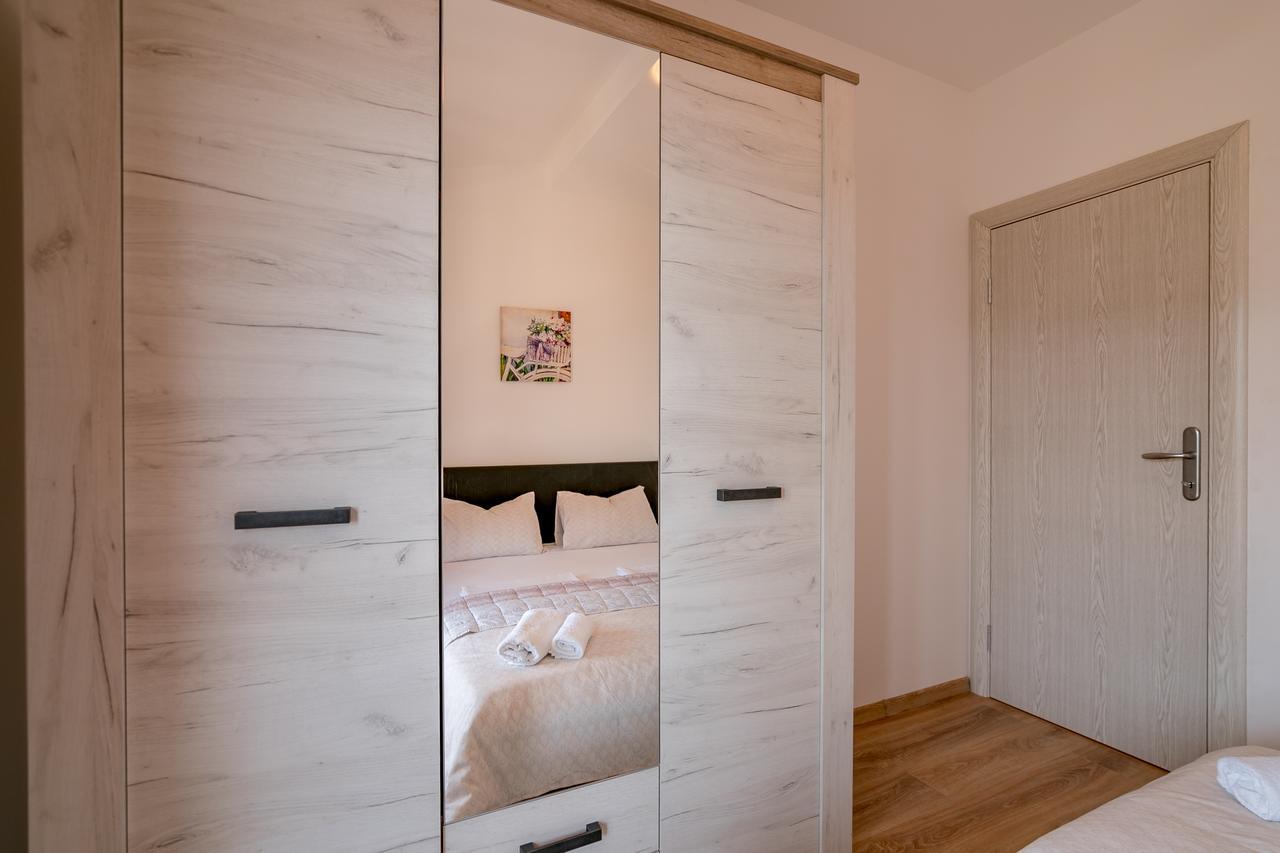 Vasic Apartments Herceg Novi Buitenkant foto